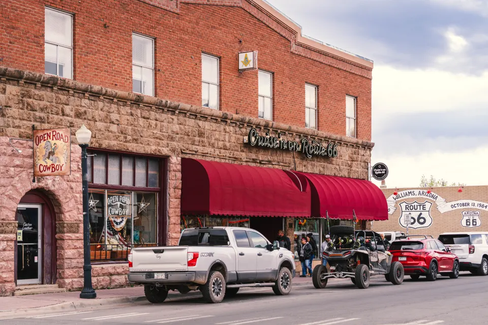 Panthersville — towing service